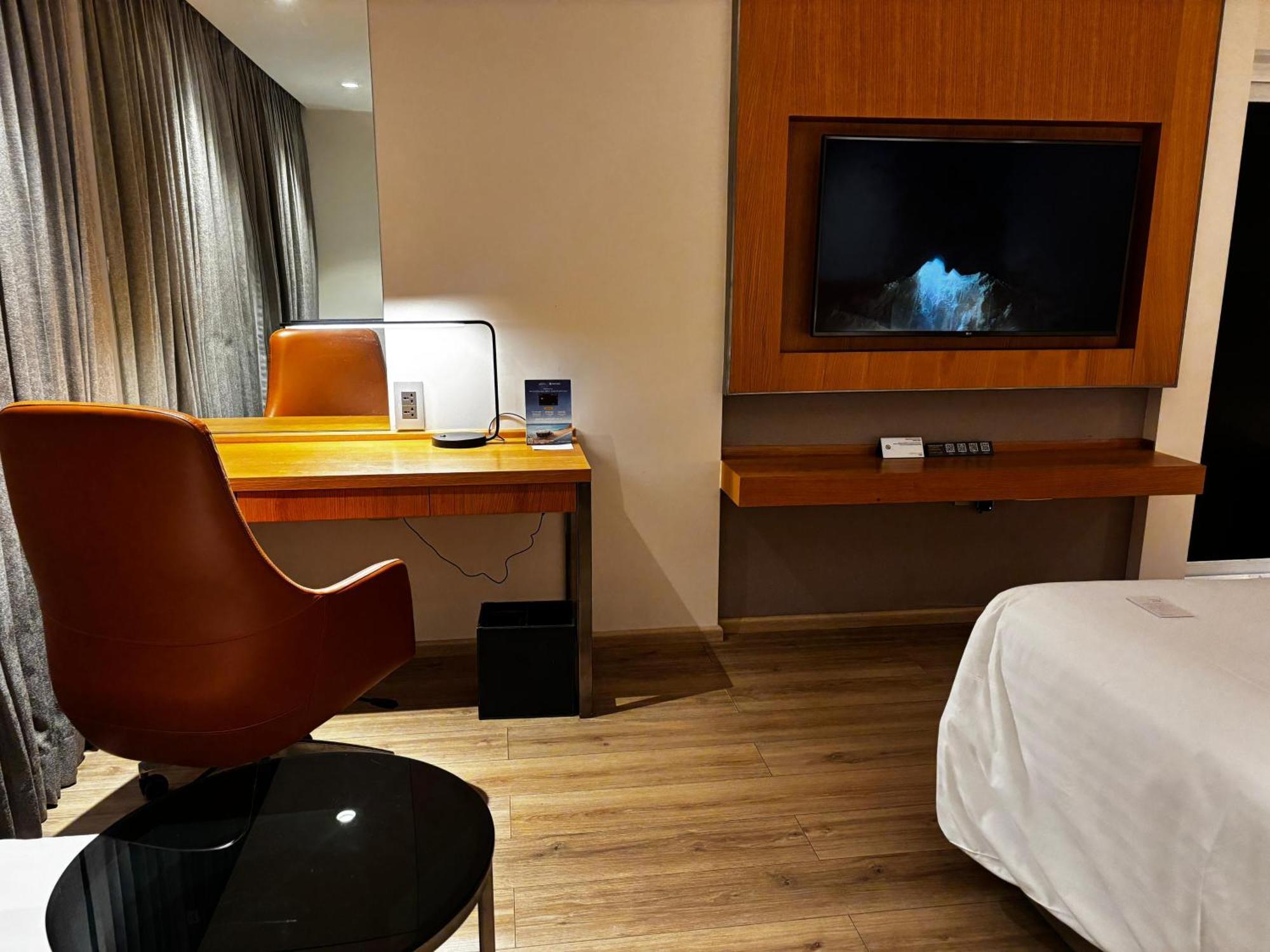 Hotel Courtyard By Marriott Nashik Exterior foto